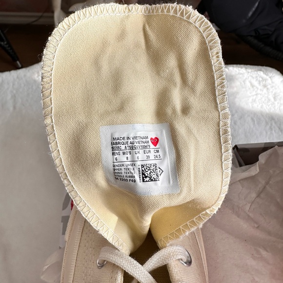 COMME DES GARÇONS PLAY
Off-White Converse Edition Chuck 70 High Top Sneakers - Picture 4 of 4